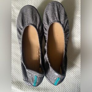 Women’s tieks flats Size 9